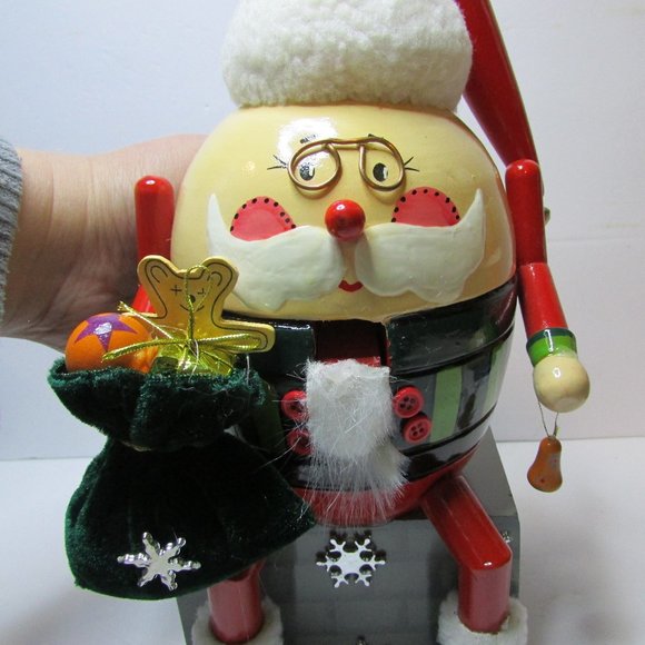 vtg Nanette Hilton Humpty Dumpty nutcracker Christmas decor 11 1/2" tall - Picture 10 of 11